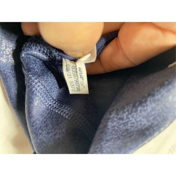 OFFLINE By Aerie The Hugger Crossover High Waisted Crackle Leggings size M NWOT - Picture 12 of 14